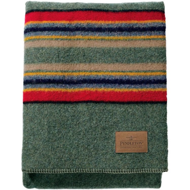 8 Best Wool Blankets for Camping Under the Stars