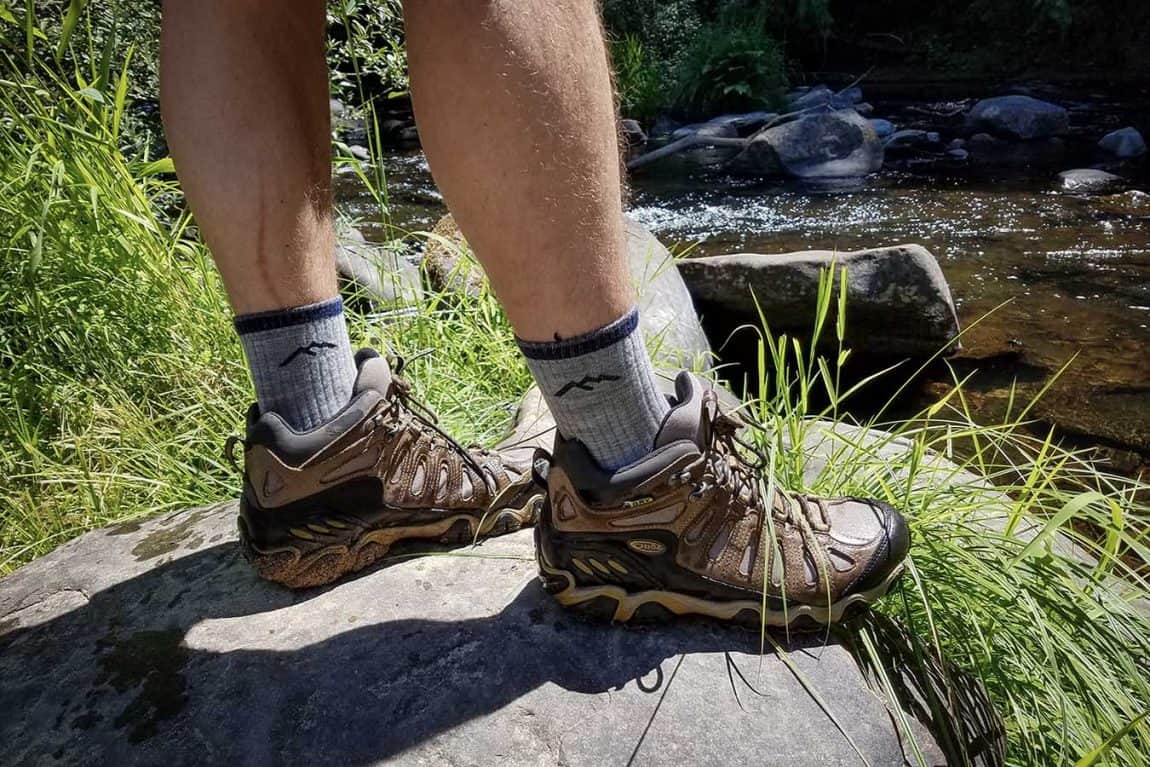 darn tough hiker boot sock full cushion