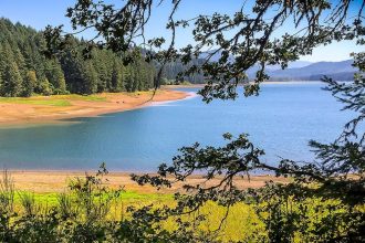 17 Best Lake Camping Destinations in Oregon - Territory Supply