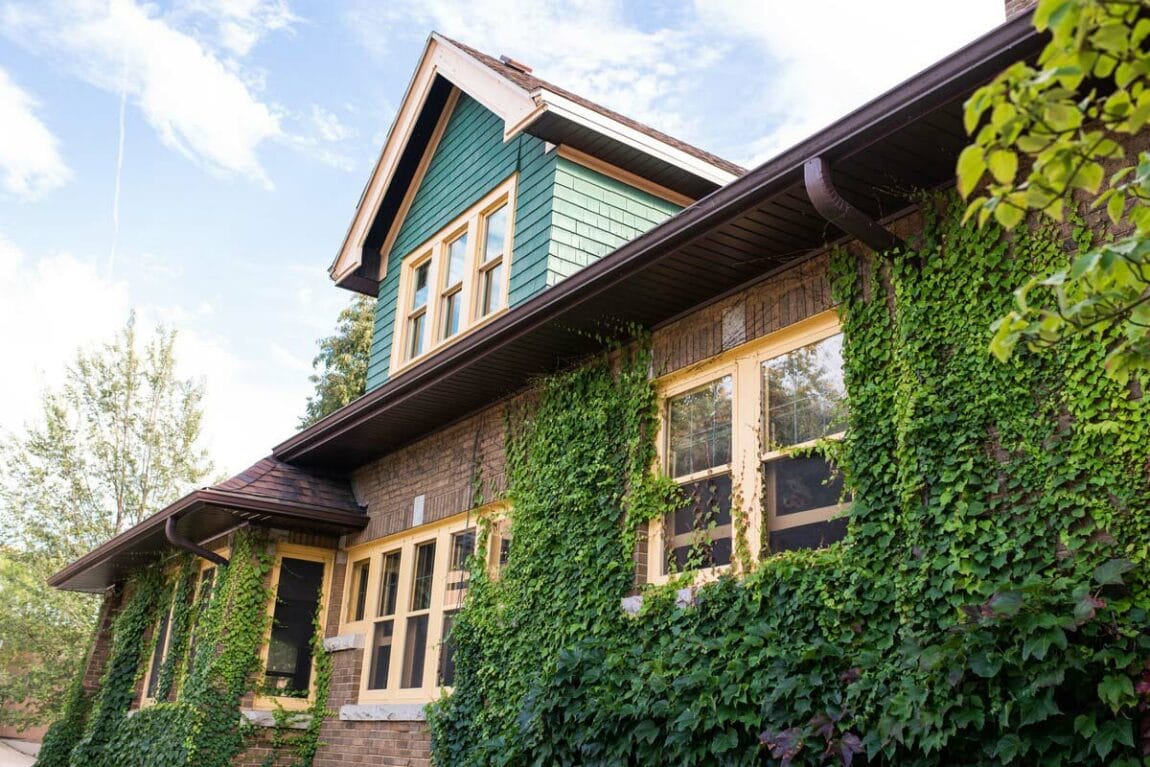 11 Incredible Airbnbs In Milwaukee, Wisconsin - Territory Supply