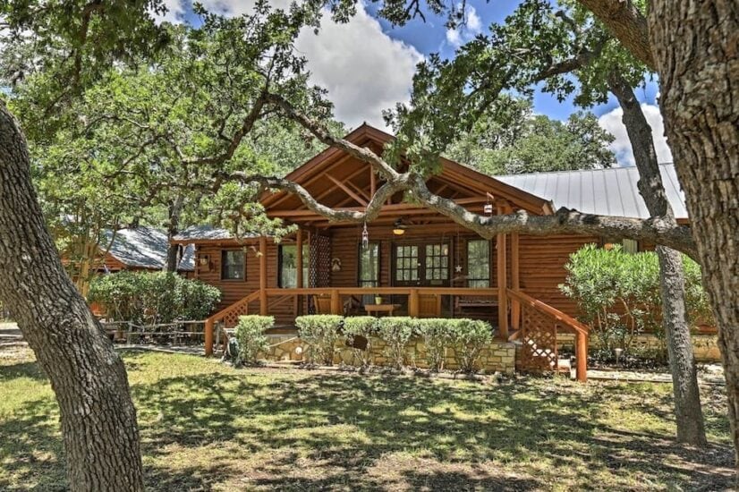 10-of-the-best-pet-friendly-cabin-rentals-in-texas-territory-supply