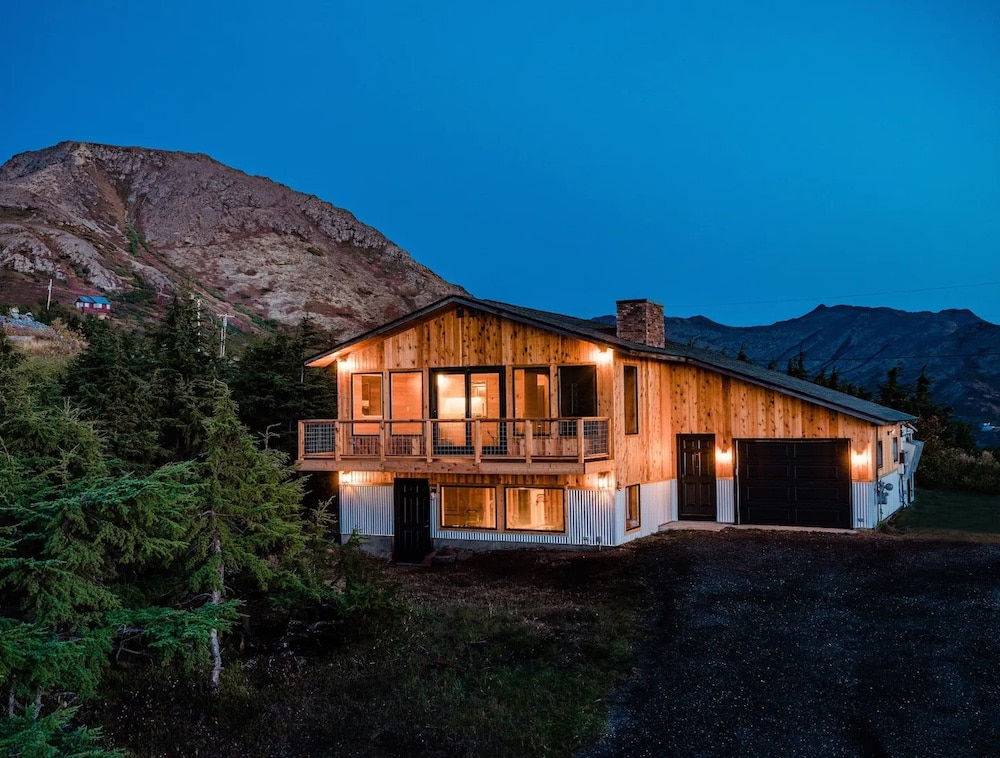 9 Best Places To Stay In Alaska For The Ultimate Getaway - Territory Supply