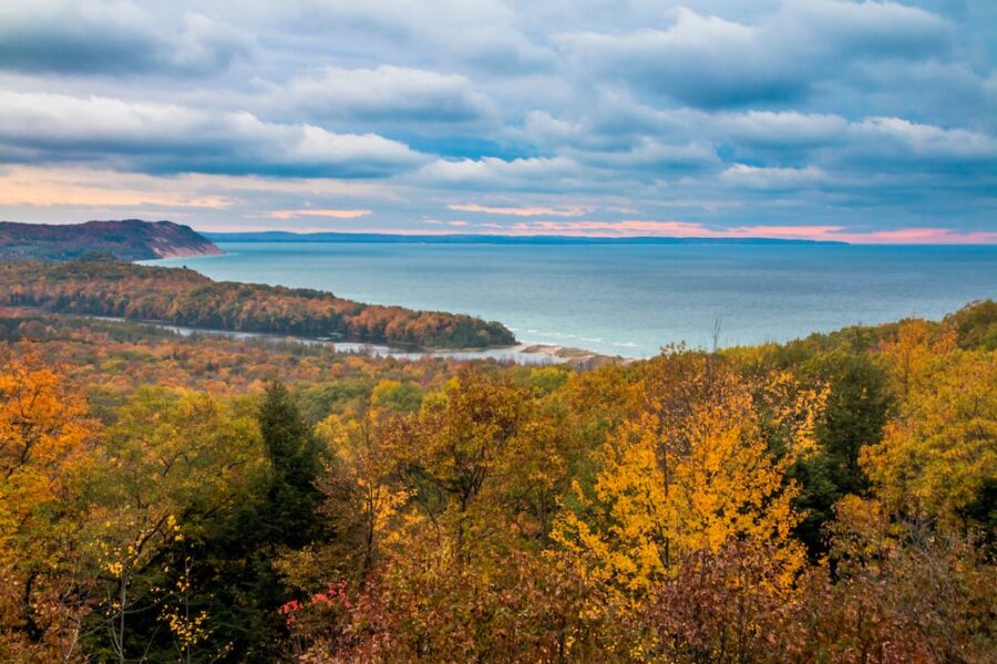 9 Amazing Places to See Fall Colors in Michigan