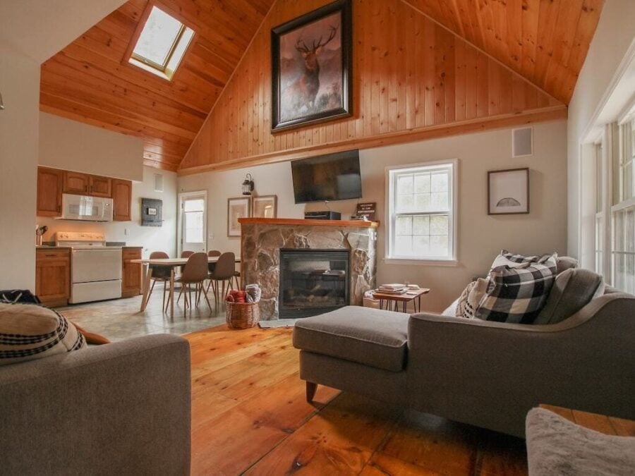 11 Cozy PetFriendly Cabin Rentals in New Hampshire