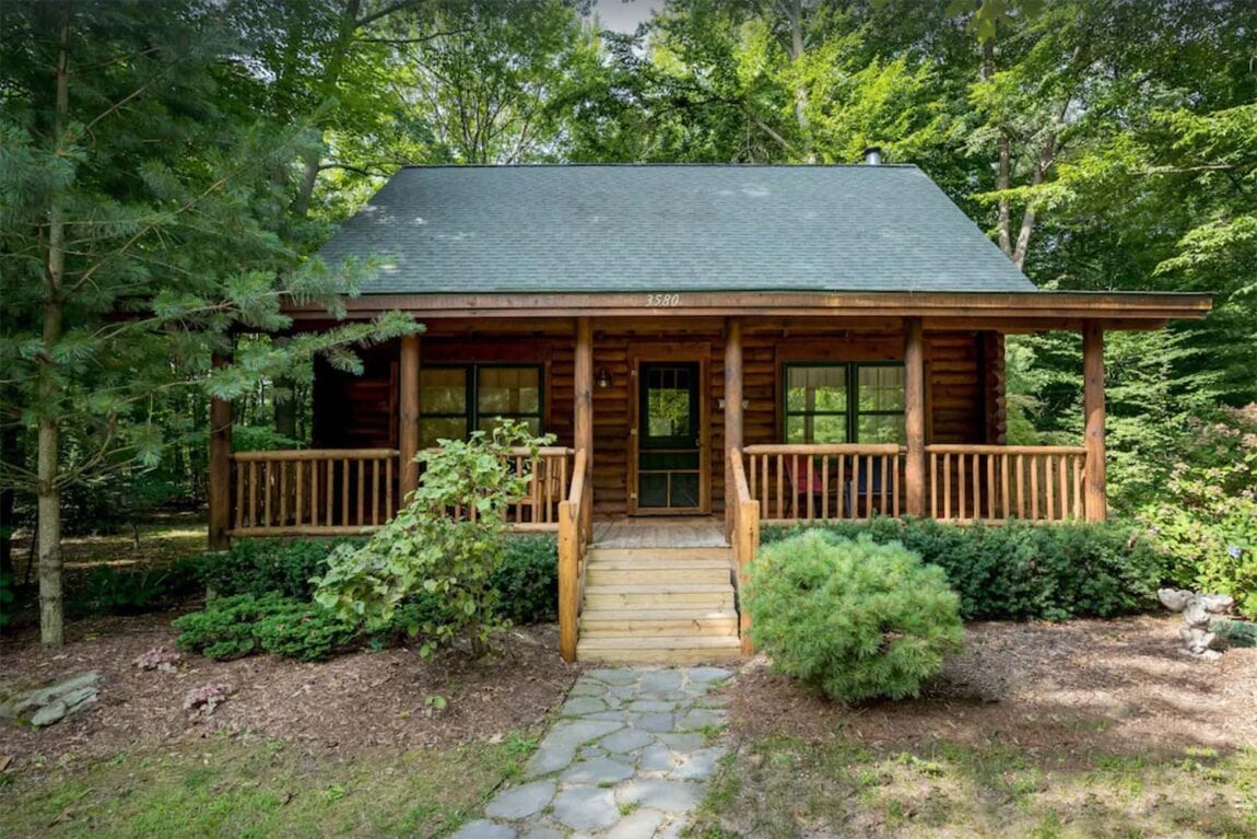 9 of the Best Cabin Rentals in Michigan Territory Supply