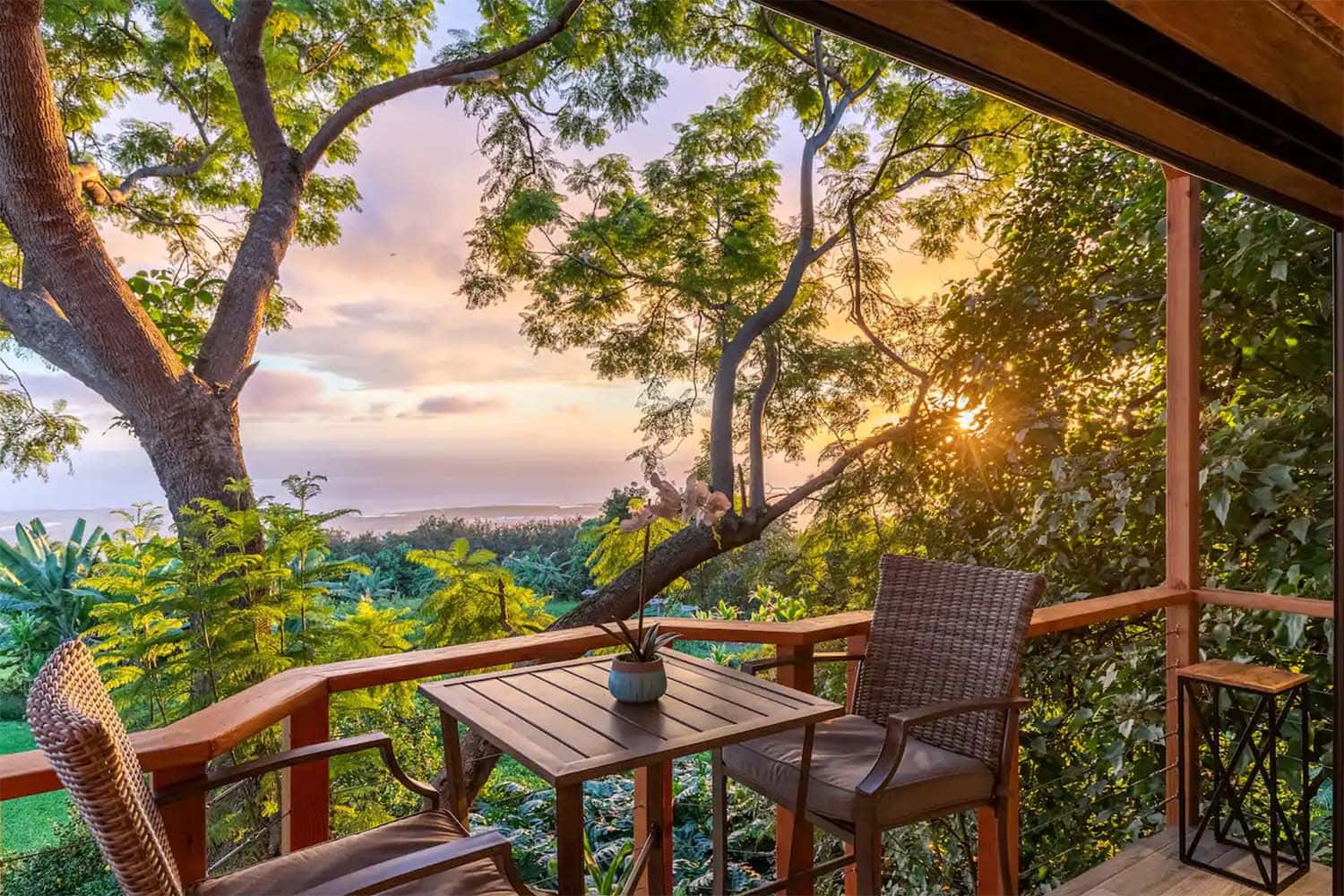 10 Romantic Getaways in Hawaii for a Tropical Retreat with Your Boo