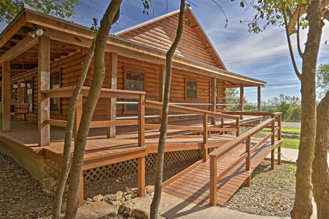 9 Awesome Cabin Cottage Rentals Near New Braunfels Texas   Log Cabin Rental New Braunfels 1150x767 