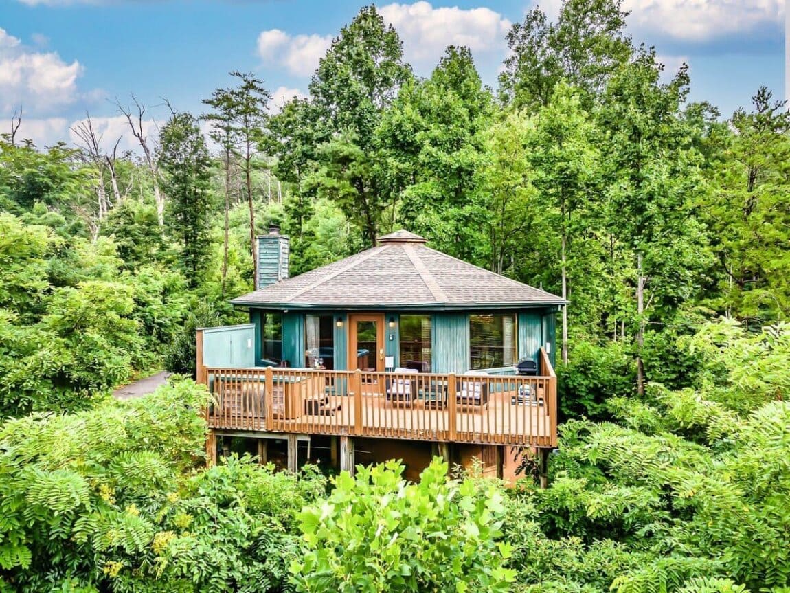 9 Unique Places To Stay In Gatlinburg, Tennessee - Territory Supply