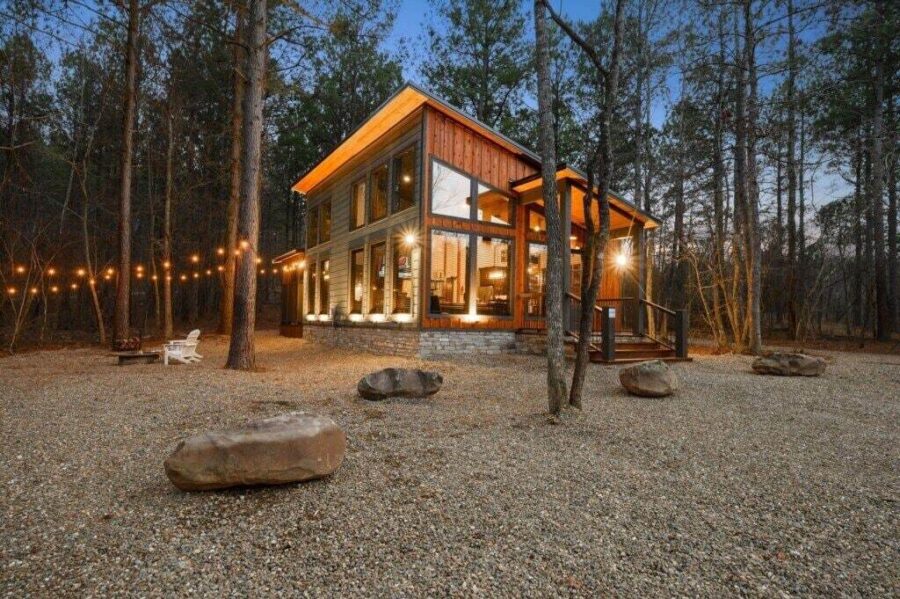 11-fabulous-broken-bow-cabins-with-hot-tubs-territory-supply