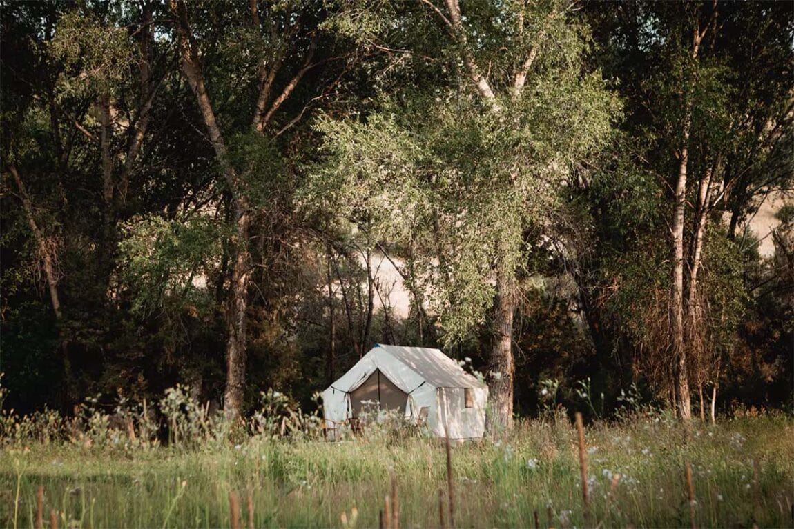 9 Epic Glamping Sites Near Yellowstone National Park - Territory Supply