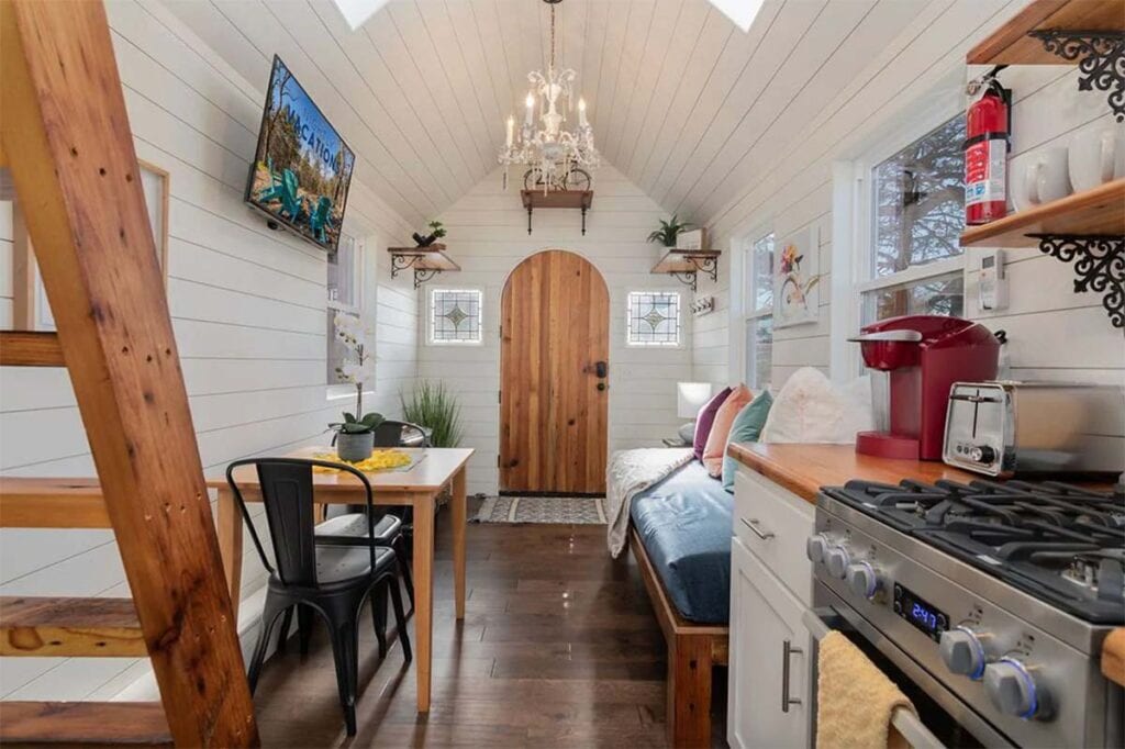 10 Best Tiny House Rentals In Missouri For Big Adventure - Territory Supply