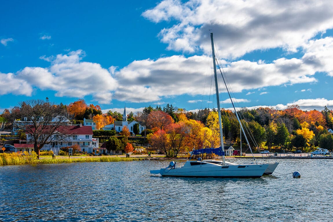 11 Beautiful Small Towns on Lake Michigan For a Coastal Getaway