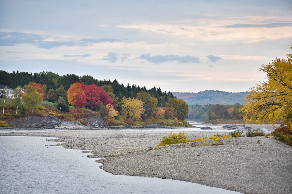 9 Beautiful Spots to See Fall Colors in Maine Territory Supply