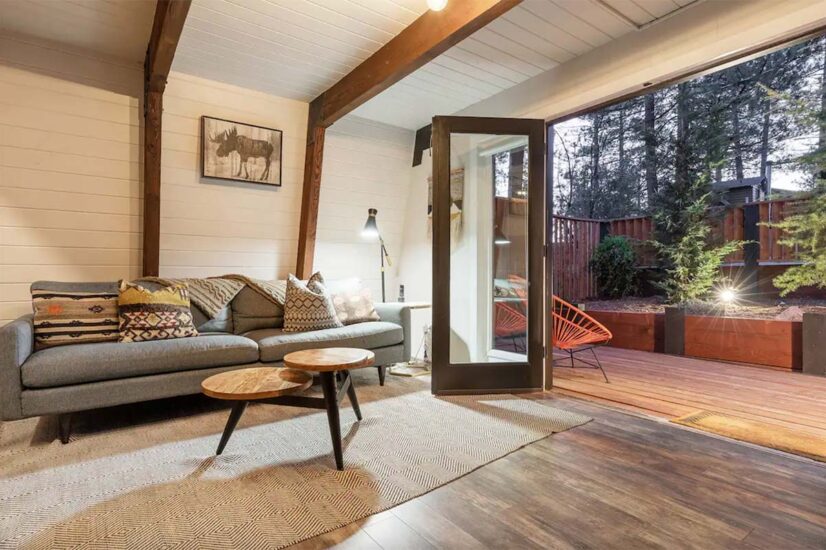 9 Epic Cabin Rentals In Big Bear For Snow Or Sunshine   Interior Big Bear Cabin Rental 826x550 