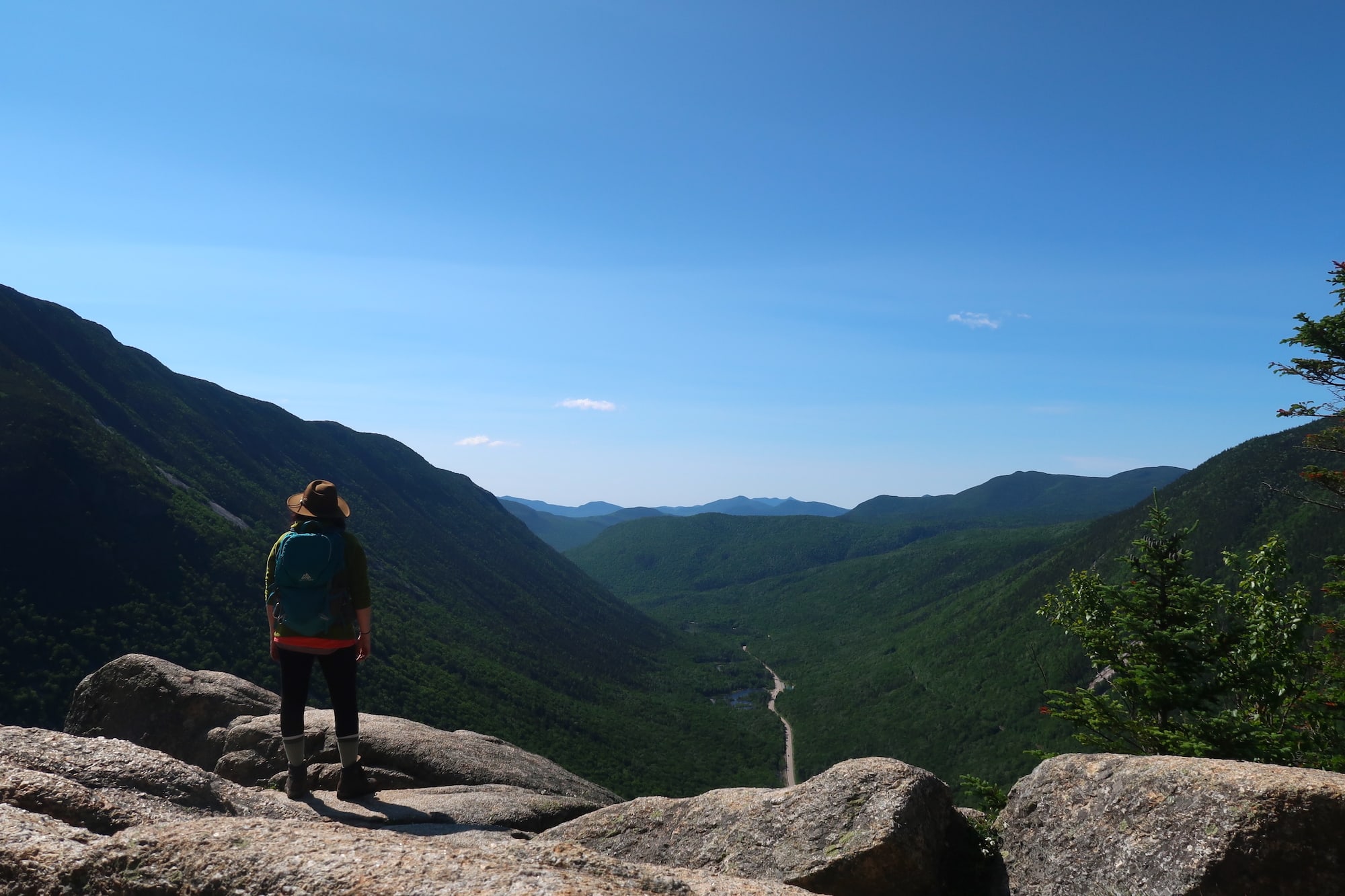 A Hike up New Hampshire’s Mount Willard - Territory Supply