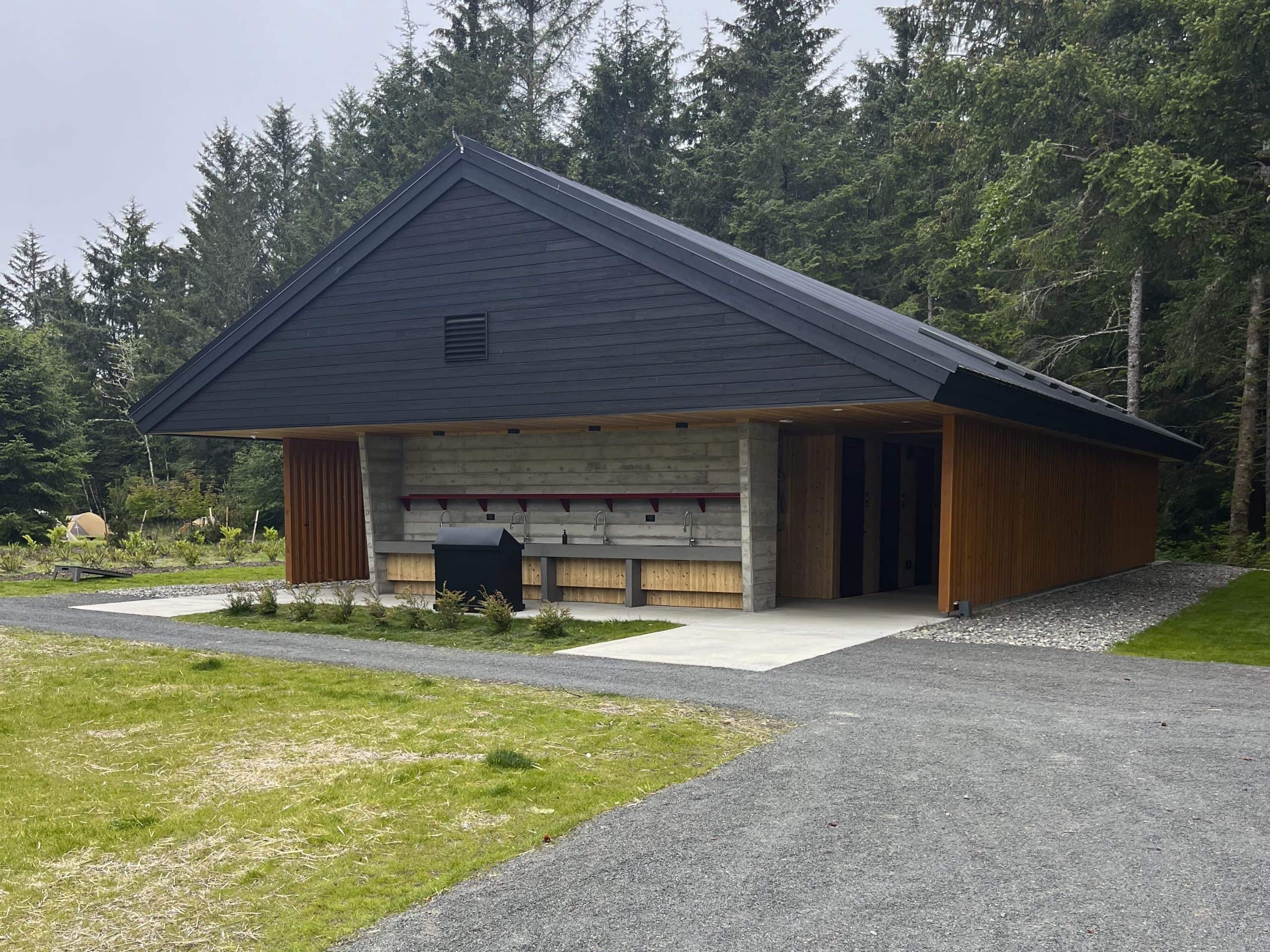 Bathrooms at Snow Peak Campfield